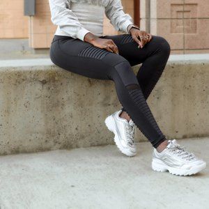 $118 GORGEOUS EUC Alo Yoga High-Waisted Moto Black Leggings Size SMALL